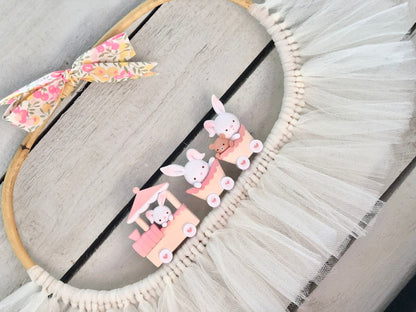 cercle rotin tutu et mignon personnage