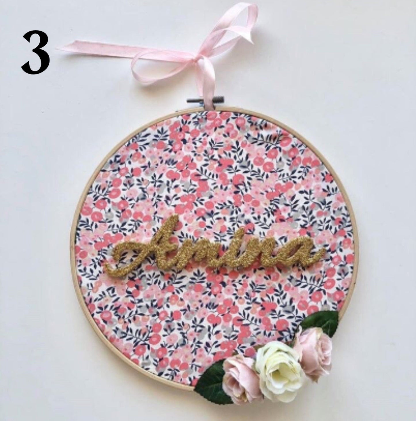 Cercle en bois et tissu personnalisable avec prénom