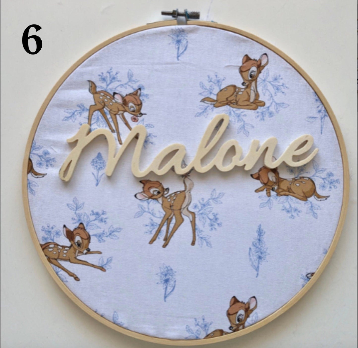 Cercle en bois et tissu personnalisable avec prénom