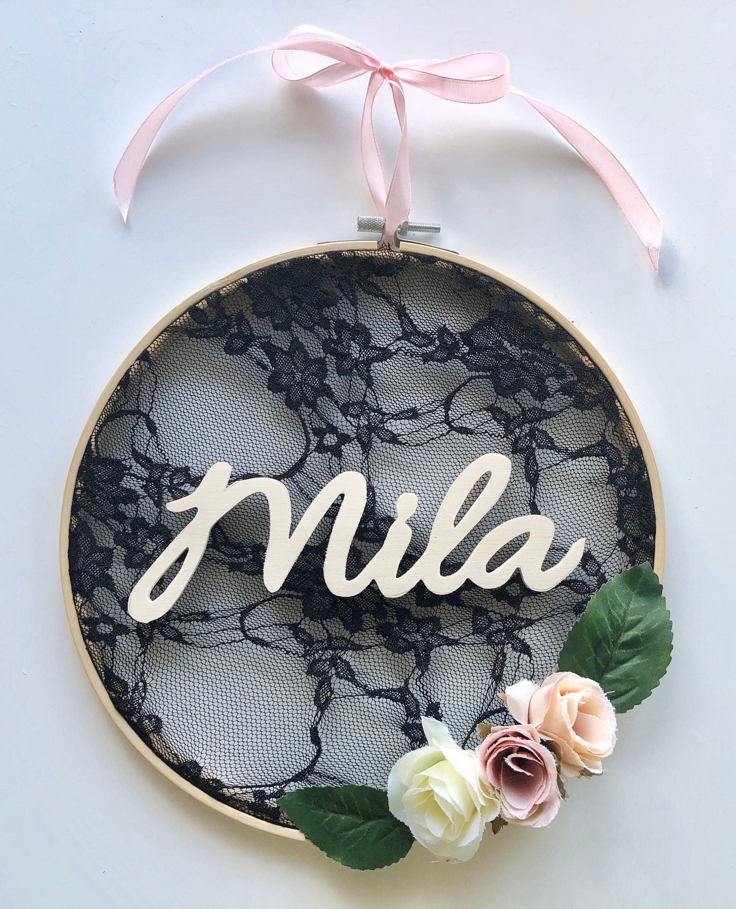 Cercle en bois fleuris personnalisable avec prénom