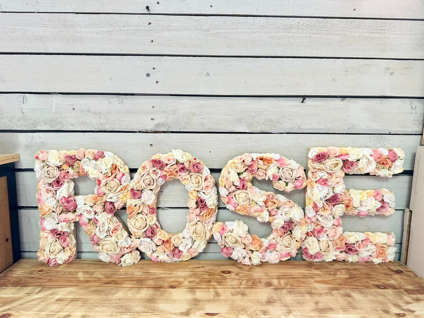 Lettre bois fleuries de roses differents cm