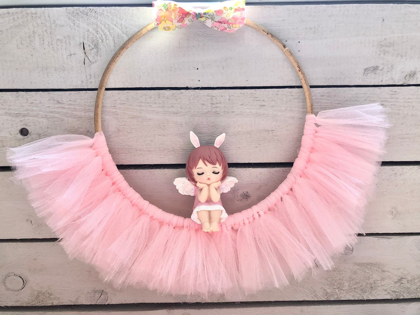cercle rotin tutu et mignon personnage