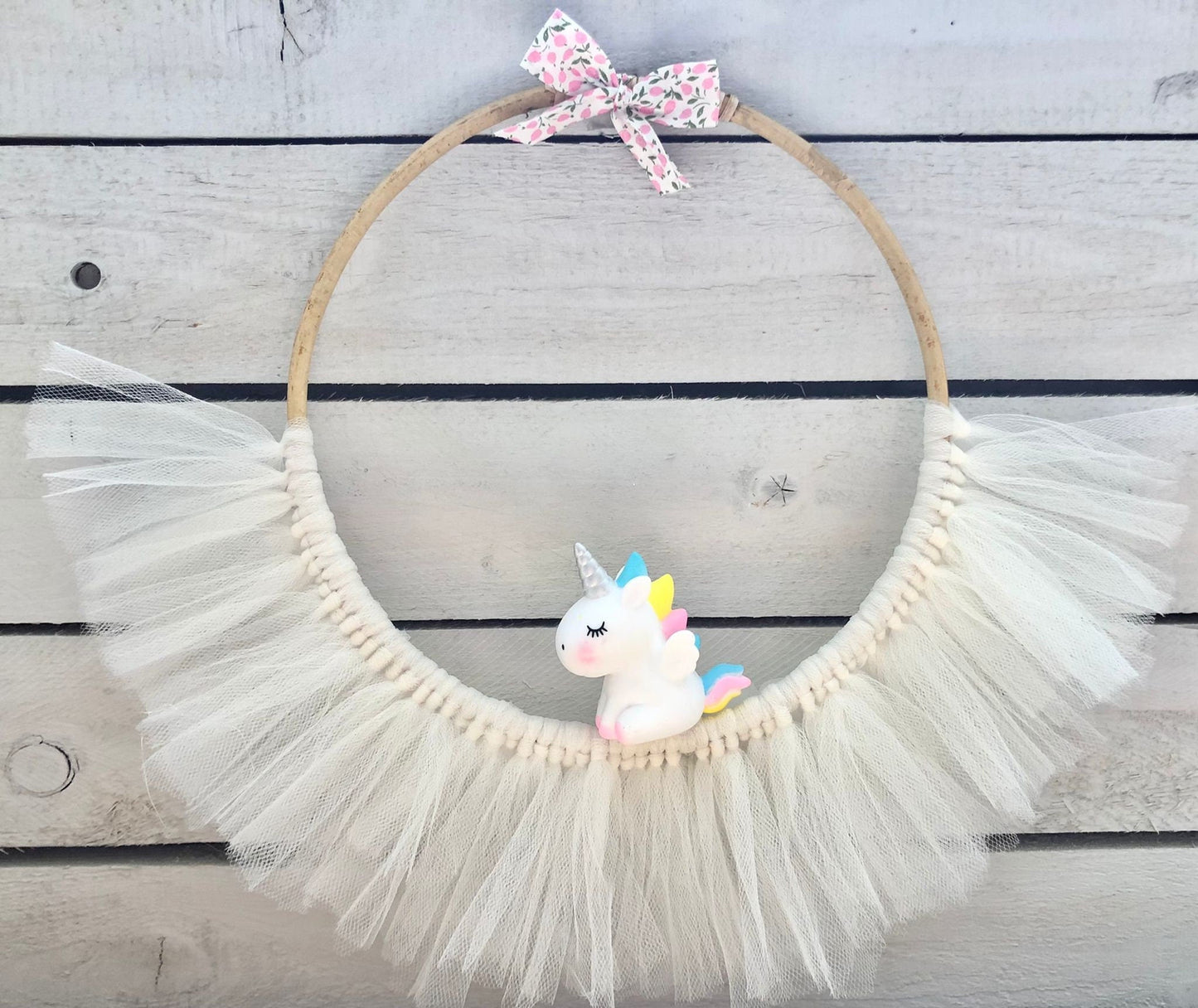 cercle rotin tutu et mignon personnage