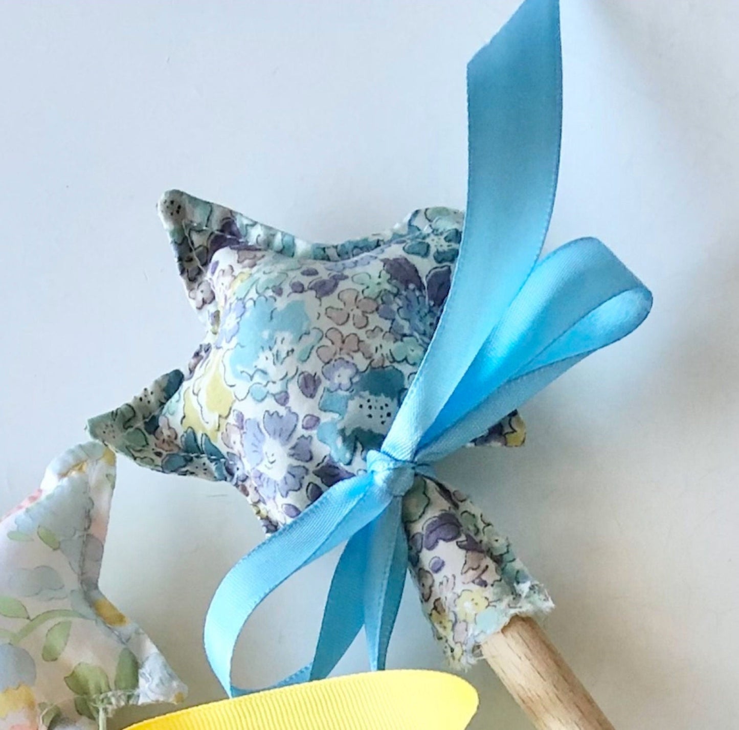 Baguette magique en tissu liberty