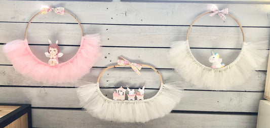 cercle rotin tutu et mignon personnage